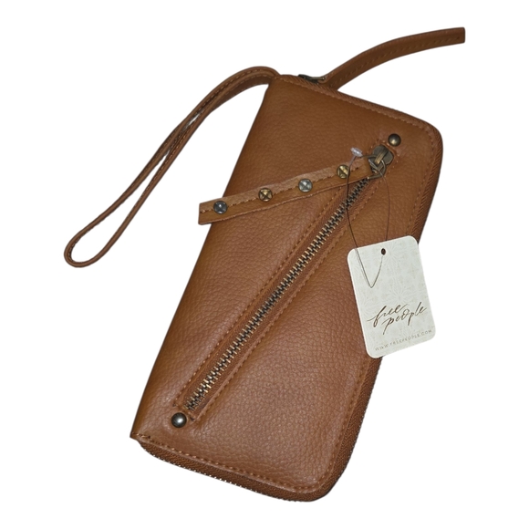 Free People Handbags - Free‎ People Distressed Vegan Leather Wallet Wristlet Brown NEW